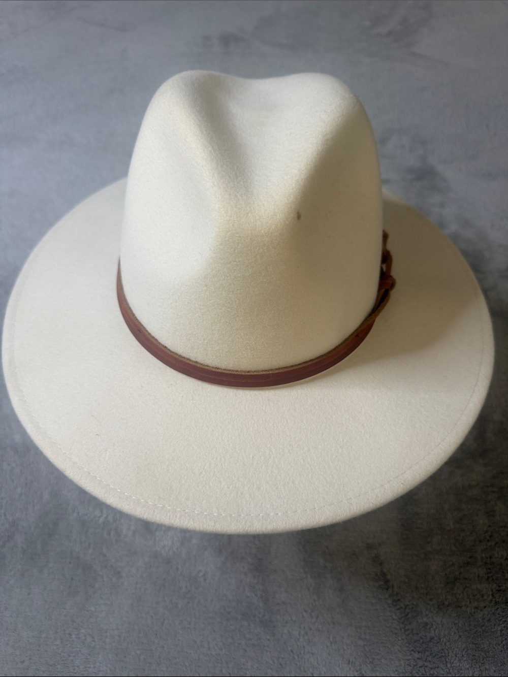 Wyeth Women's Cream Felt Fedora with Brown Leather Band